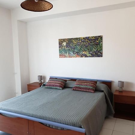 Baia Alcantara Apartments จีอาร์ดีนี นักซอส ภายนอก รูปภาพ